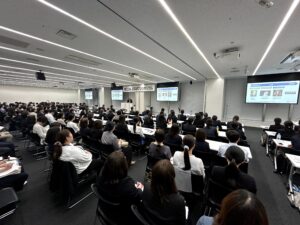 昨年（2025年）開催時のシンポジウム全体写真
